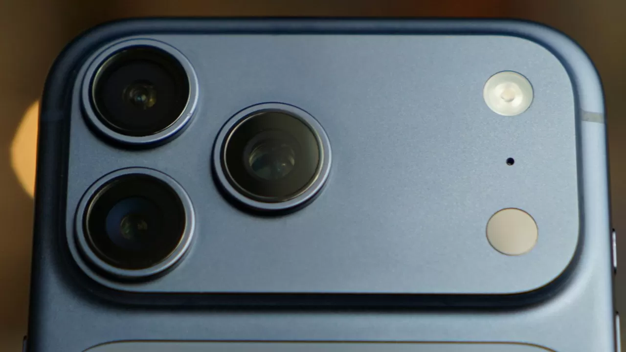iPhone 18 Pro Max's longer battery life comes at a cost in weight and size